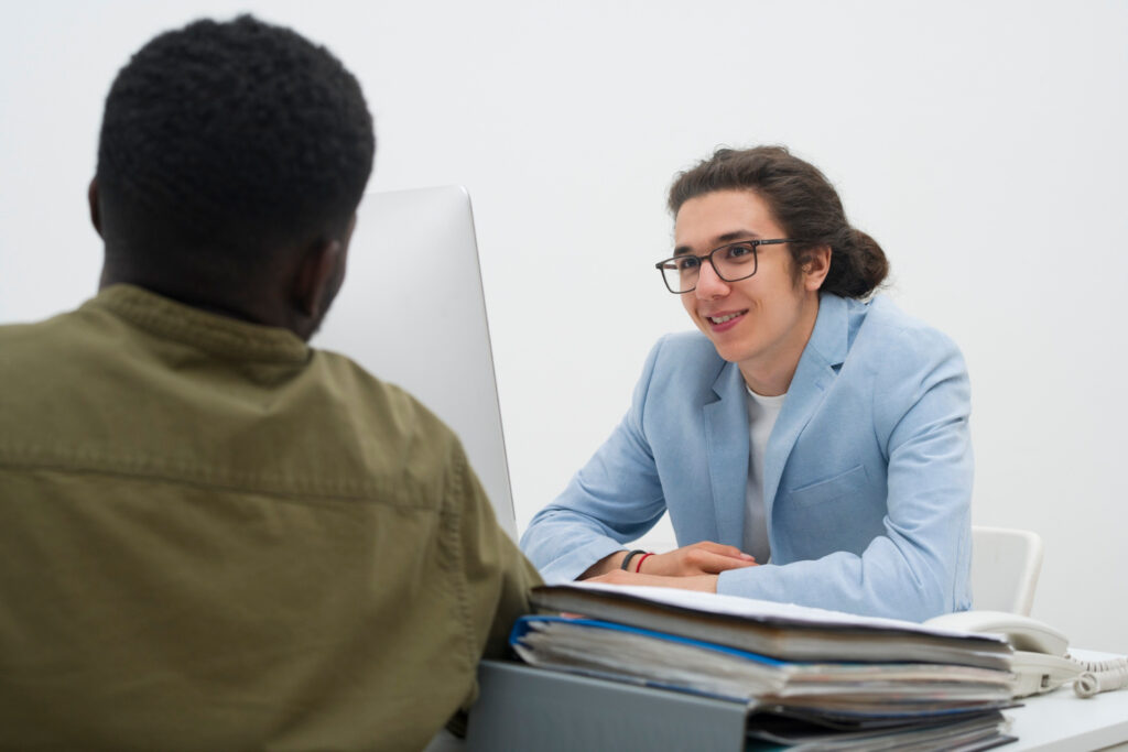 CRAS guia completo, veja como funciona o CRAS, quais atendimentos oferece e como se cadastrar para receber apoio social